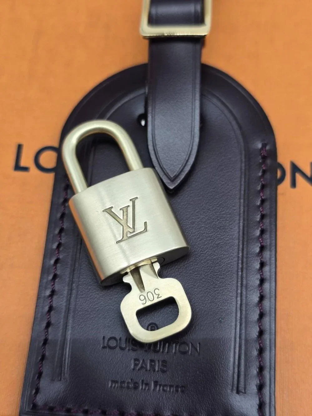 Authentic Louis Vuitton Brown Luggage Tag Gold LV Padlock Key & Box